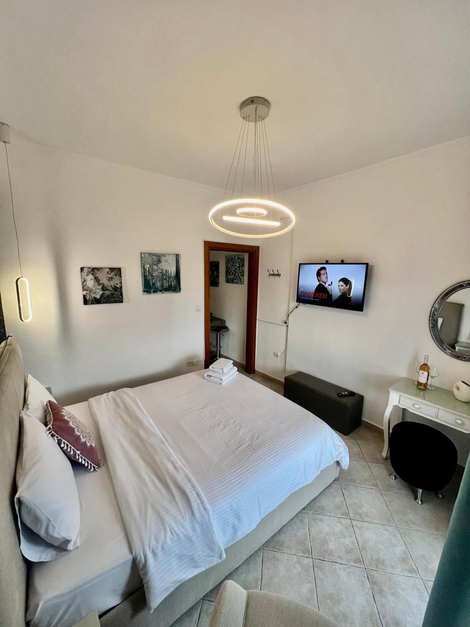 Lux 2 *